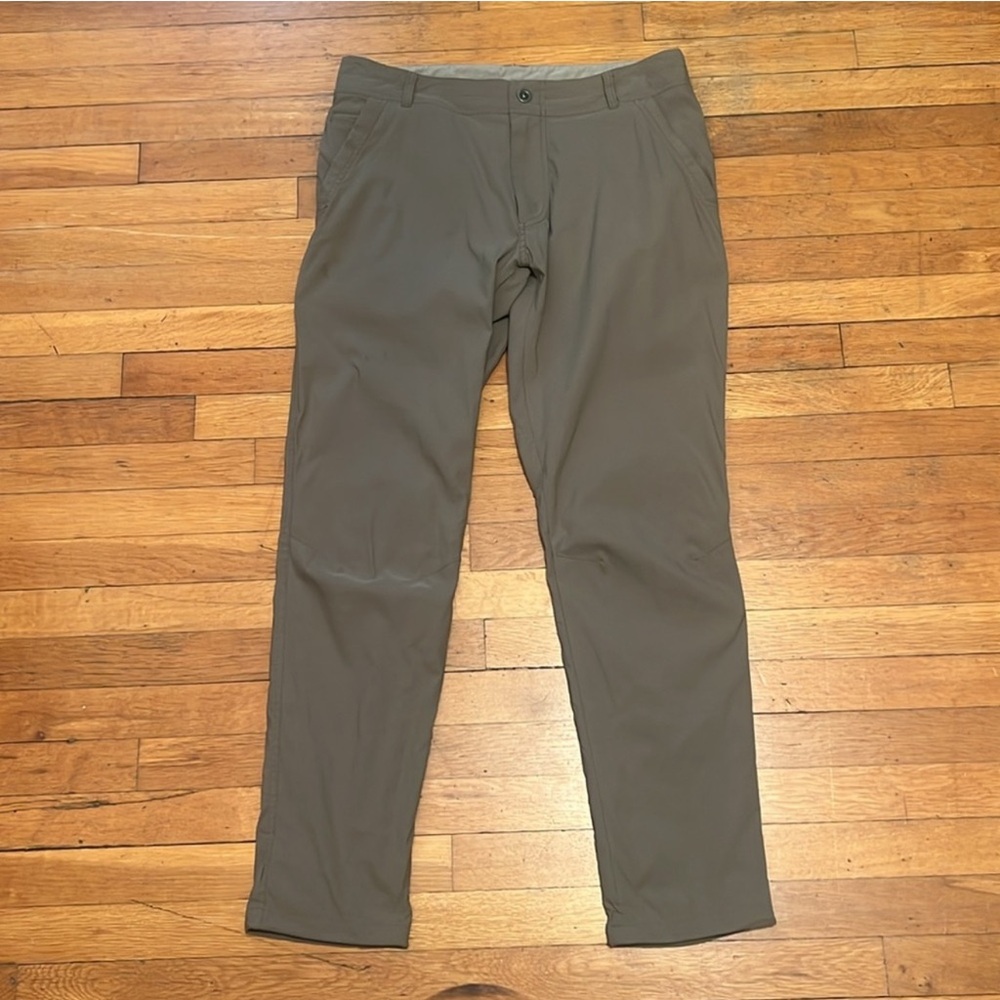 Kuhl Men's Renegade Afire Chinos in Khaki
Tan/OD Green, size 34x32